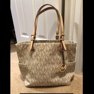 Michael Kors Signature Jet Set Purse.